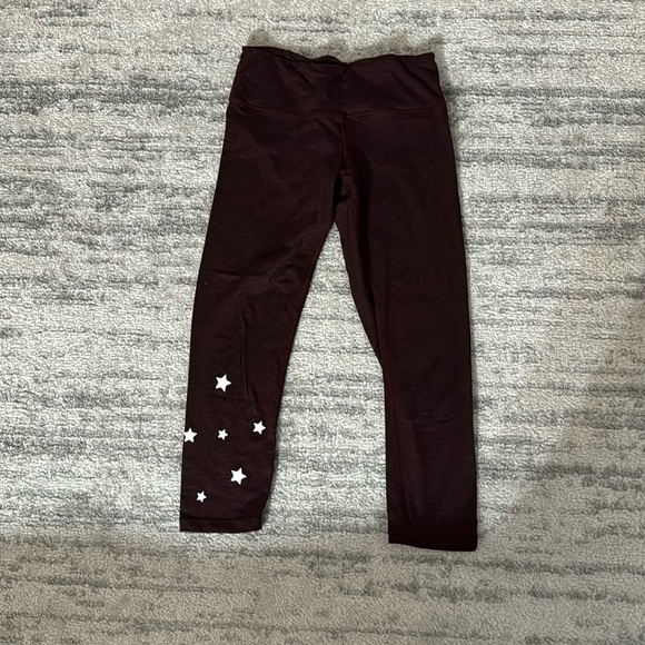 Spiritual Gangster Maroon cropped leggings with star details on one leg - Picture 1 of 3